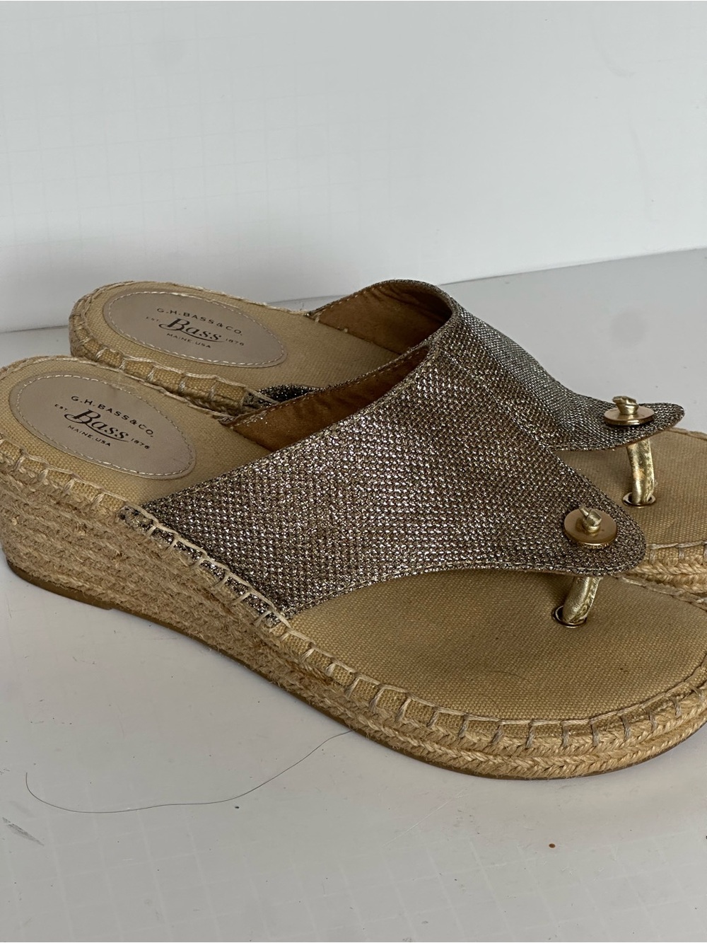 Bass Metallic Gold Espadrille Wedge Thong Sandals - Picture 6 of 11